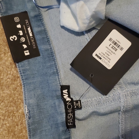 Fashion NovaNo Loose Ends Balloon Mom  Jeans Size  3 - Picture 5 of 5